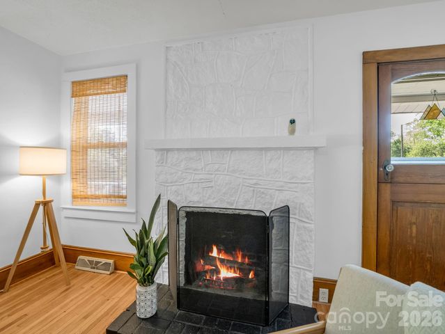 363 Etowah School Road, Hendersonville, NC 28739