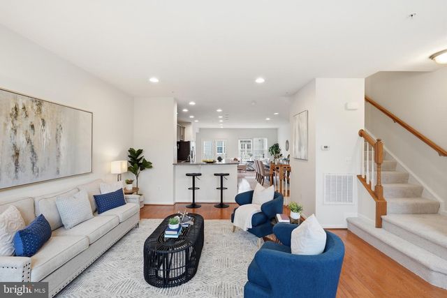 8202 N CHANNEL DR, Greenbelt, MD 20770