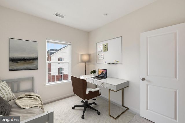 8202 N CHANNEL DR, Greenbelt, MD 20770
