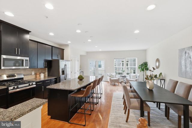 8202 N CHANNEL DR, Greenbelt, MD 20770