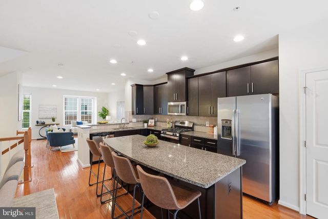 8202 N CHANNEL DR, Greenbelt, MD 20770