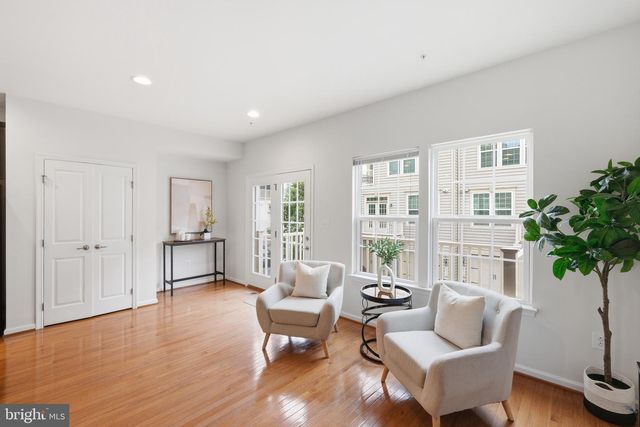 8202 N CHANNEL DR, Greenbelt, MD 20770