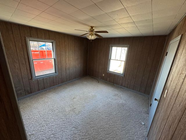 1638 E Florida Street, Springfield, MO 65803