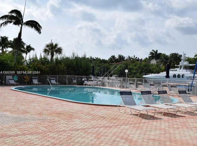 100 Edgewater Drive 344, Coral Gables, FL 33133