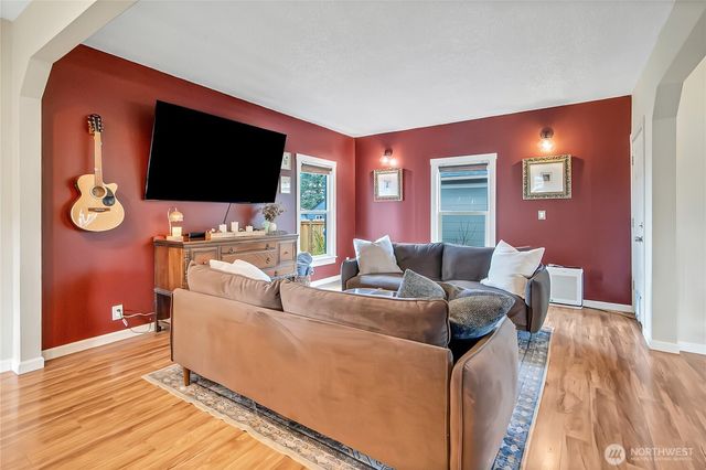 1117 S 61st Street, Tacoma, WA 98408