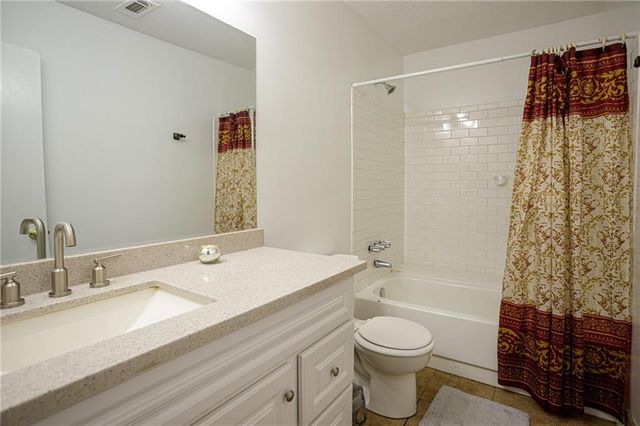 812 Steeple Chase Drive, Lawrenceville, GA 30044