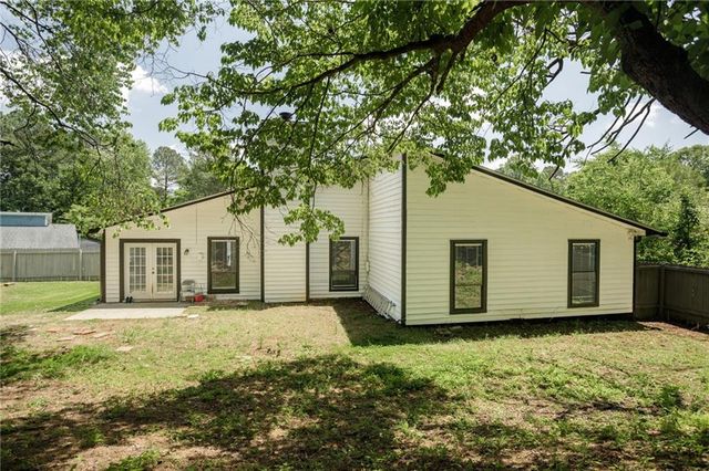 812 Steeple Chase Drive, Lawrenceville, GA 30044