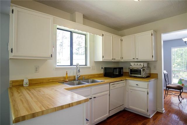 812 Steeple Chase Drive, Lawrenceville, GA 30044