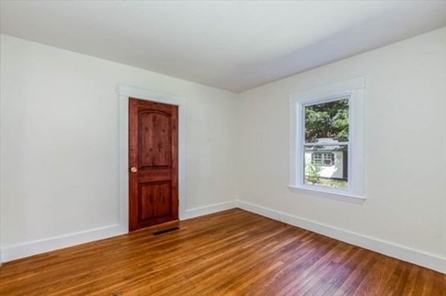 3 Oakhill Ave, Foxboro, MA 02035