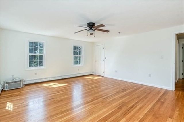 3 Oakhill Ave, Foxboro, MA 02035