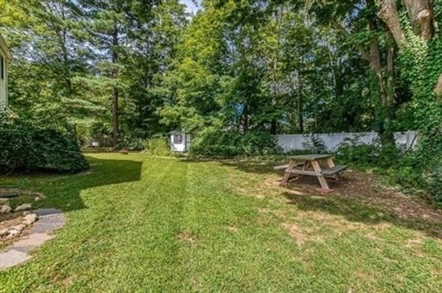 3 Oakhill Ave, Foxboro, MA 02035