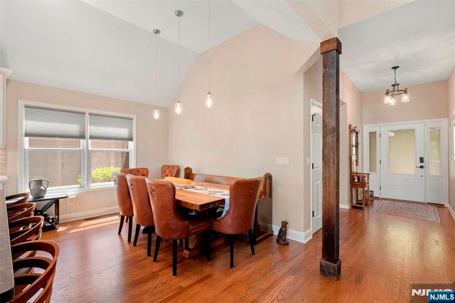 14 Wentworth Court, Hamburg, NJ 07419
