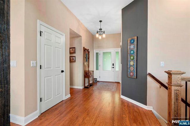 14 Wentworth Court, Hamburg, NJ 07419