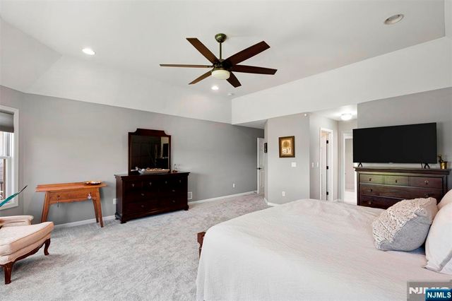 14 Wentworth Court, Hamburg, NJ 07419