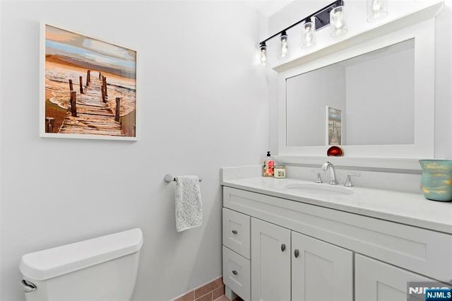 14 Wentworth Court, Hamburg, NJ 07419
