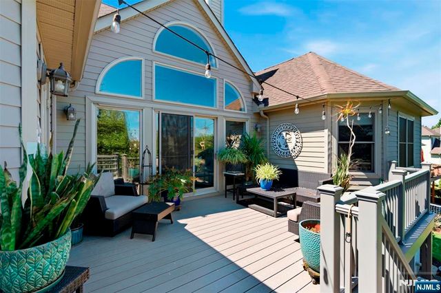 14 Wentworth Court, Hamburg, NJ 07419