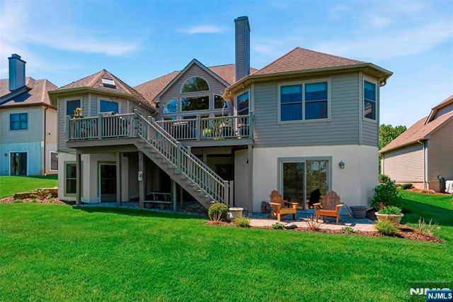 14 Wentworth Court, Hamburg, NJ 07419