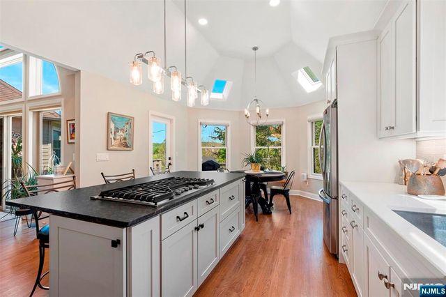 14 Wentworth Court, Hamburg, NJ 07419