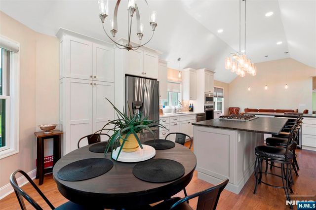 14 Wentworth Court, Hamburg, NJ 07419
