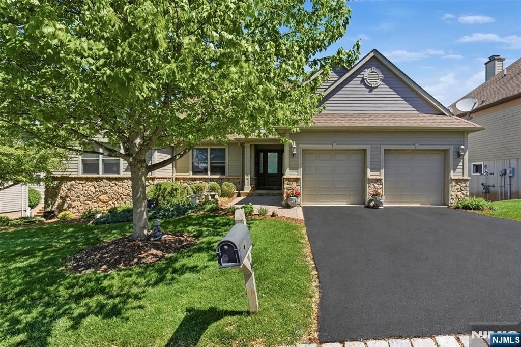 14 Wentworth Court, Hamburg, NJ 07419