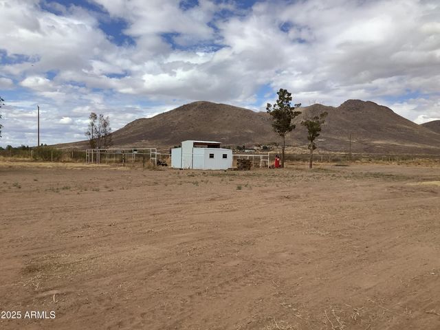 3607 E MULE DEER Road, Pearce, AZ 85625