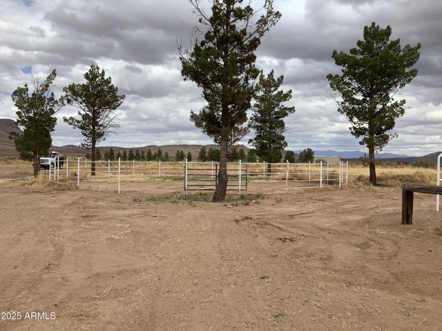 3607 E MULE DEER Road, Pearce, AZ 85625