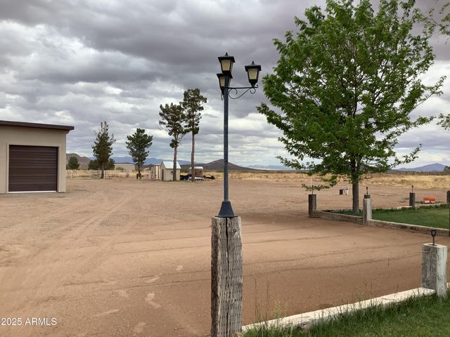 3607 E MULE DEER Road, Pearce, AZ 85625
