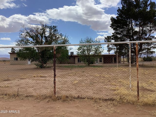 3607 E MULE DEER Road, Pearce, AZ 85625