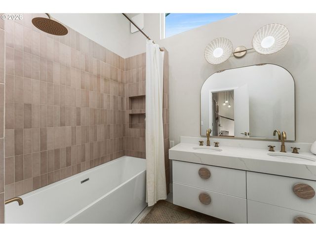 2808 Nw 93RD St, Vancouver, WA 98665