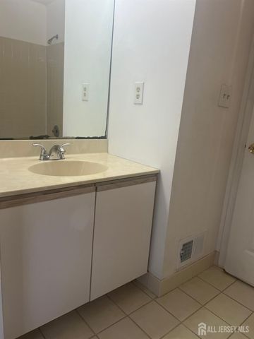 24 Prestwick Way, Edison, NJ 08820