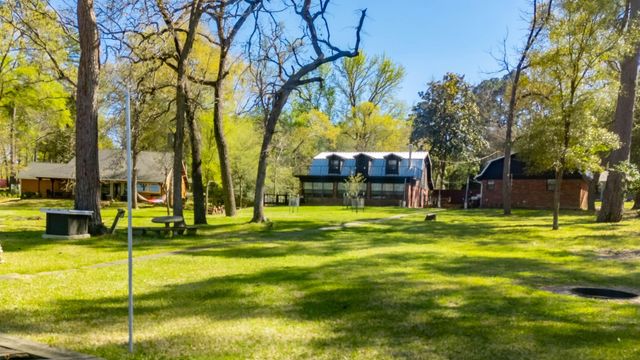 160 Dailey Road, Crockett, TX 75835