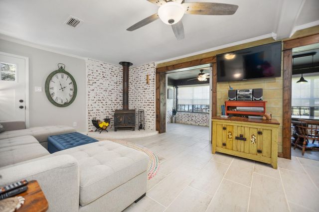 160 Dailey Road, Crockett, TX 75835