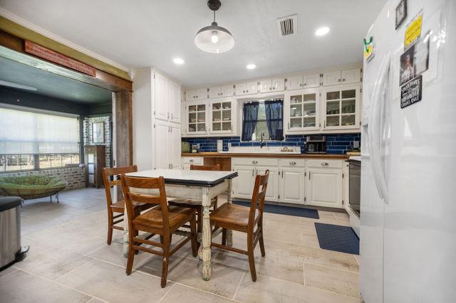 160 Dailey Road, Crockett, TX 75835