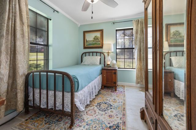 160 Dailey Road, Crockett, TX 75835