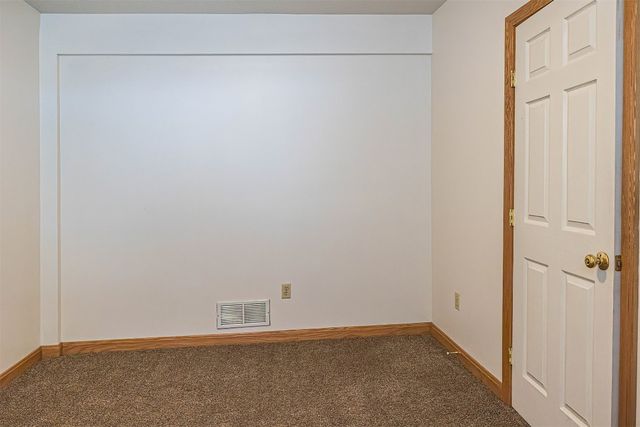 4131 WOOD HILLS Drive, Erie, PA 16502