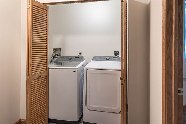 4131 WOOD HILLS Drive, Erie, PA 16502