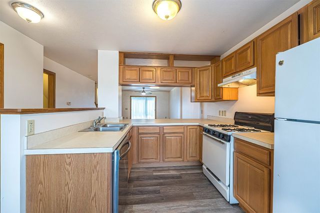 4131 WOOD HILLS Drive, Erie, PA 16502