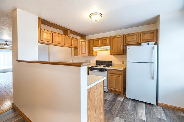 4131 WOOD HILLS Drive, Erie, PA 16502