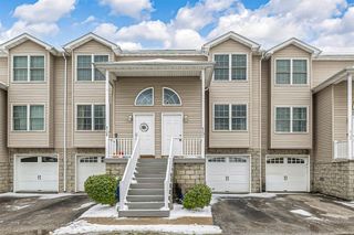 4131 WOOD HILLS Drive, Erie, PA 16502