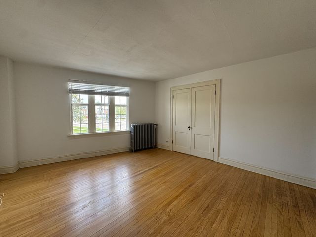 28w579 Stafford Place 1, Warrenville, IL 60555