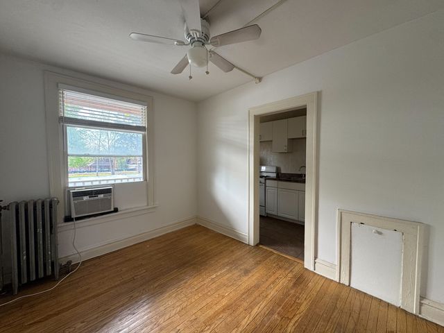 28w579 Stafford Place 1, Warrenville, IL 60555