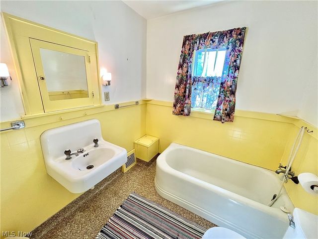 716 Grove Street, Conneaut, OH 44030