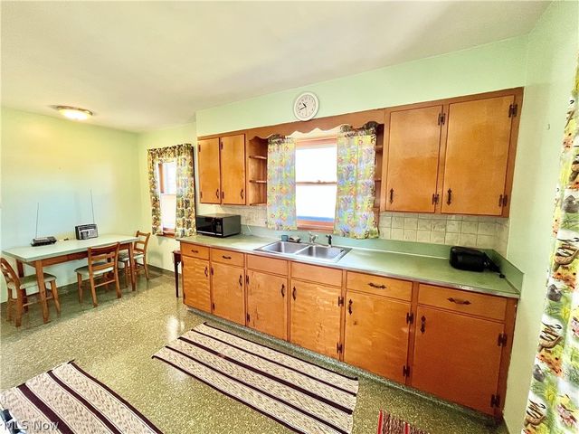 716 Grove Street, Conneaut, OH 44030