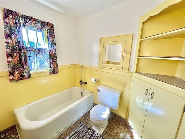 716 Grove Street, Conneaut, OH 44030