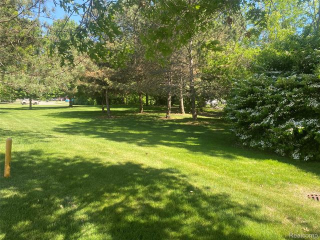 34558 Northrup Drive 8, Chesterfield Township, MI 48047
