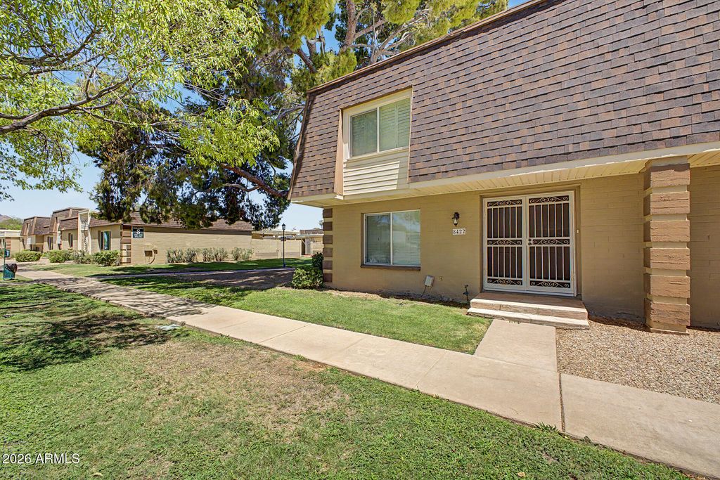 8422 E CHAPARRAL Road, Scottsdale, AZ 85250 — photo 2