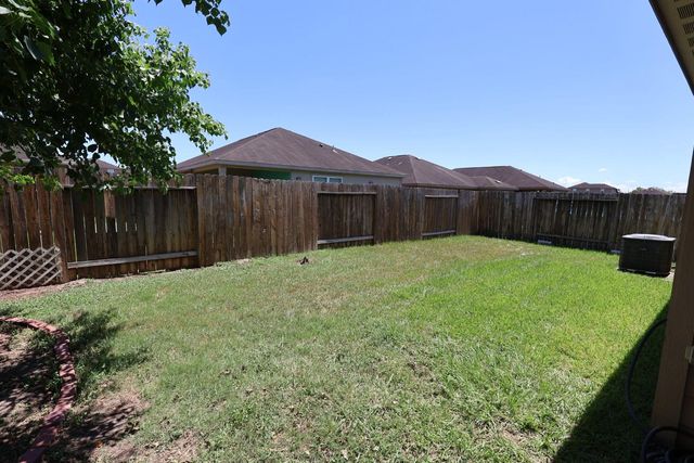 9811 Blue Sapphire Dr Drive, Iowa Colony, TX 77583