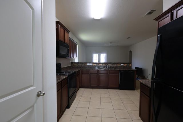 9811 Blue Sapphire Dr Drive, Iowa Colony, TX 77583