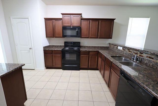 9811 Blue Sapphire Dr Drive, Iowa Colony, TX 77583