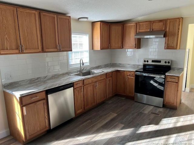 542 Red Oak Farm Road, Tar Heel, NC 28392